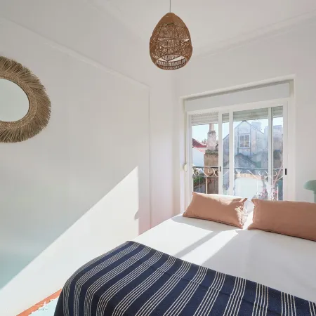 Central & Sunny 2Br Apt Near Beach, by TimeCooler