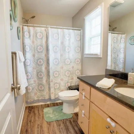 611b Large 3 Bedroom Downtown Parking