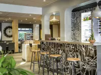 宜必思普羅旺斯布里尼奧勒韋爾特酒店 - 酒吧