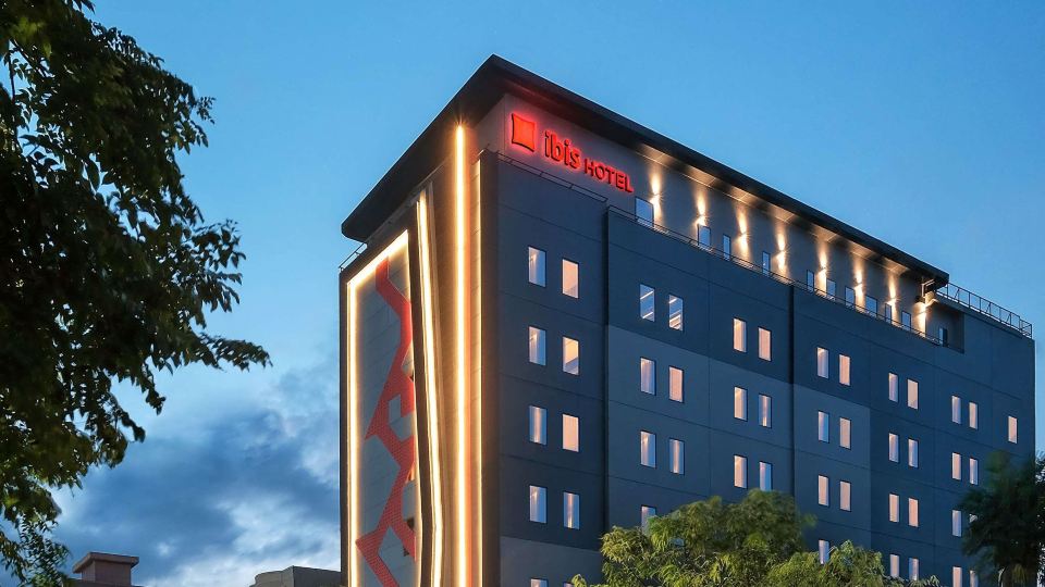 Ibis Surabaya Tidar