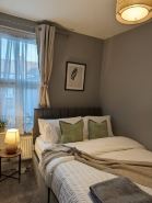 Luxury 3BR Home 20 Mins to London Garden Wi-Fi
