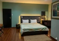 Edo Global Hotel & Suites