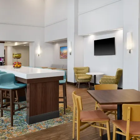 Hampton Inn & Suites Detroit/Troy