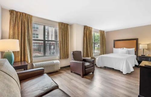 Extended Stay America Suites - Tampa - Airport - N Westshore Blvd