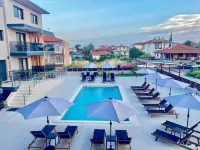 Calma Luxury Suites - Pools