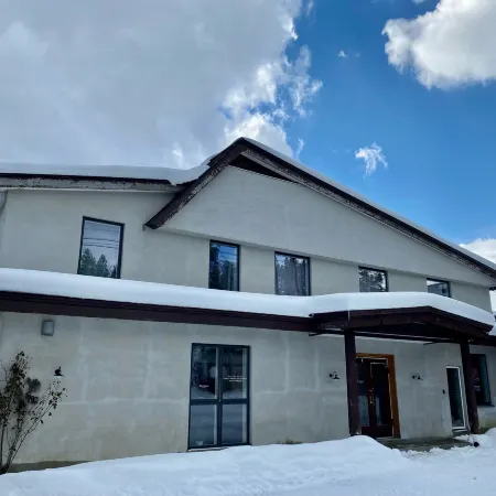 Square 8 Hakuba Retreat by Unplan
