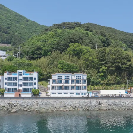 Geoje Black Pearl Marina Resort