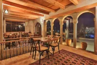 Caftan Cave Suites