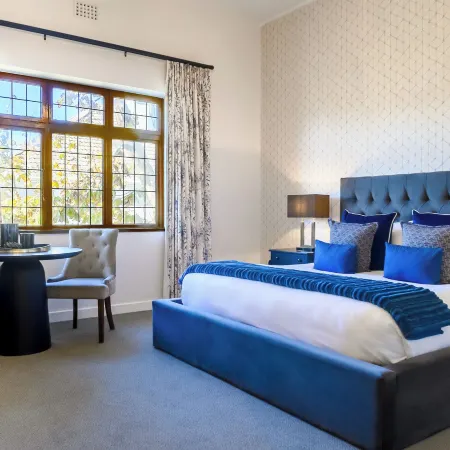 Palm House Boutique Hotel and Spa Отели рядом с достопримечательностью «Стадион «Атлон»»
