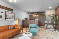 The Retro Hotel Formerly Known As the Welcome Inn - 2-Star