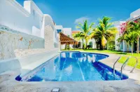 Playacar - Superior Budget Room with Swimming Pool Air Conditioning and Parking - Pensions