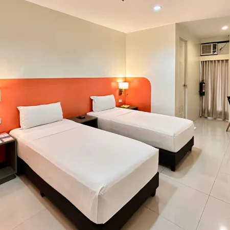 Travelbee Airport Inn