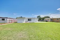 Close to Hard Rock Stadium! Group Getaway w/ Yard - Country Houses