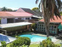 Safi Self-Catering Suites Hotels in East london