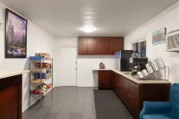Travelodge by Wyndham Everett City Center - Wifi