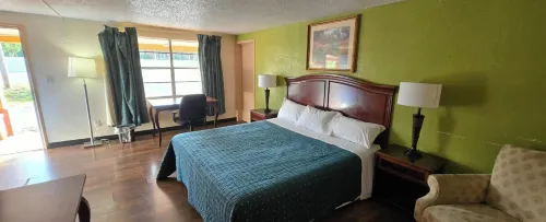 獅子旅館，奧爾伯馬爾，靠近美國52號公路的O酒店 - Wi-Fi