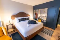 The Hoya Hotel at Georgetown - Barer