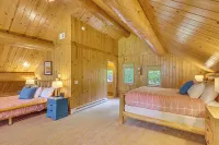 Waterfront Escape on Caribou Lake: Dock + Fire Pit - Parkering