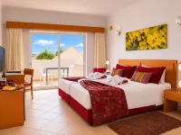 Grand Muthu Forte do Vale Hotels near Clock Tower