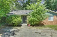 Private Yard w/ Grills! Convenient Tallahassee Gem - 2-نجوم