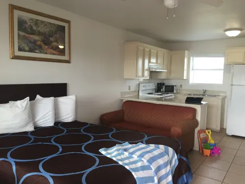 Port Isla Inn - Moteles