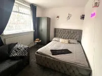 HouseSleeps5-Garden-Parking-Petsok-Near Locks - 2 stelle