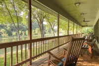 New Riverfront Trout Fishing White River Retreat! - 홈스테이
