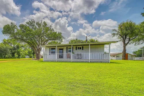 Recently Remodeled Route 66 Retreat! Claremore Gem - WiFi