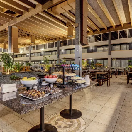 Riverside Hotel & Conference Center