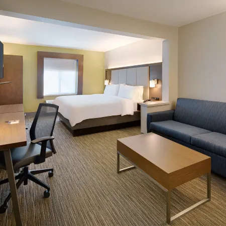 Holiday Inn Express & Suites TILTON - LAKES REGION by IHG
