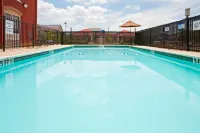 Holiday Inn Express & Suites PLANO WEST – FRISCO by IHG - piscine