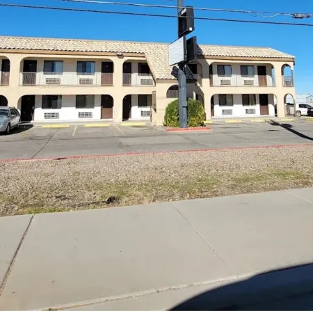 Days Inn by Wyndham Kingman East