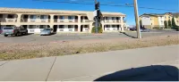 Days Inn by Wyndham Kingman East - Motels
