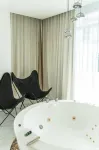 Be Playa Hotel Boutique & Rooftop Bar - Bathtub