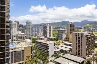 Aston at The Waikiki Banyan - Bergblick