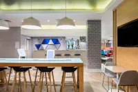 Holiday Inn Express BELFAST CITY by IHG - bar