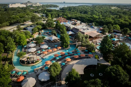 Gaylord Texan Resort & Convention Center - parking