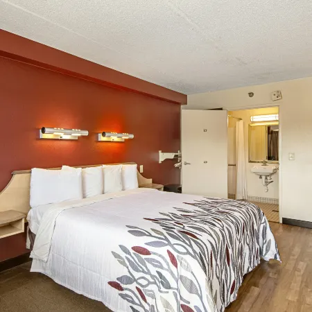 Red Roof Inn Utica
