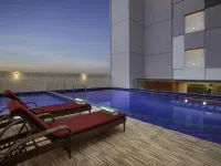 Ibis Styles Makassar Sam Ratulangi - ที่มีสระว่ายน้ำ