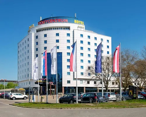 โรงแรมคอสโมโพลิทัน โบบีเซนทรัม – โรงแรมชำนาญการพาณิชย์เช็ก โรงแรมใกล้เบอร์โน - สเตร็ด