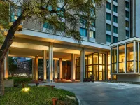 The Highland Dallas, Curio Collection by Hilton Отели рядом с достопримечательностью «Вокзал Мокингбёрд»