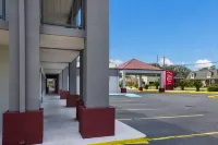 Red Roof Inn & Suites Statesboro - University - Parkering