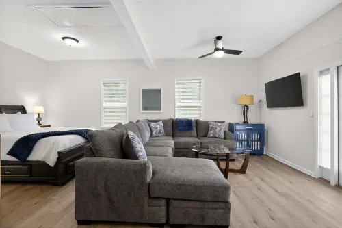 Augusta Carriage House Cozy Retreat w Kitchen - Daireler