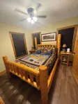Cozy Cabin Peaceful Side, Townsend, TN, Laurel Valley,  No Steep Roads - Chalets