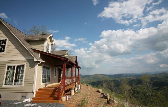 Amazing Mtn Views, Stunning Sunsets, Fire Pit, Gas Logs, Private, Grill, WiFi!