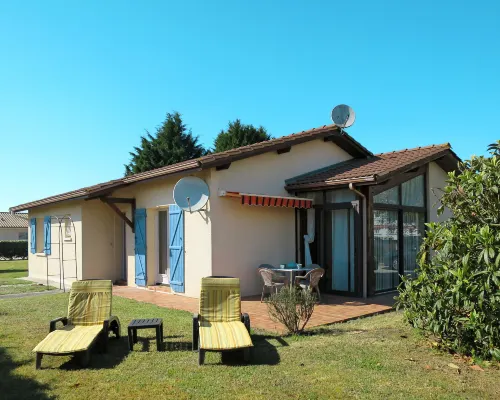 Les Chênes Hotels in Hourtin