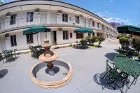 Expo Hotel Guadalajara - Zona Expo Frente Al Centro de Convenciones Отели рядом с достопримечательностью «World Trade Center GDL»