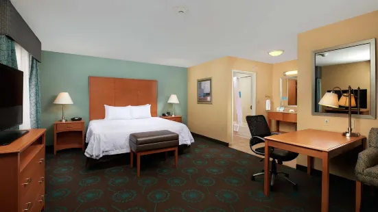 Hampton Inn & Suites Canton