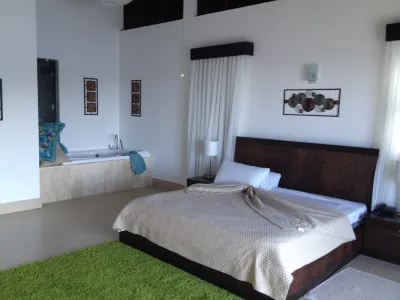3Br Villa with VIP Access - All Inclusive Program with Alcohol Included. Hotels in 