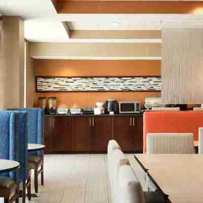 Townhome Inn & Suites by IHG Dining/Meeting Rooms